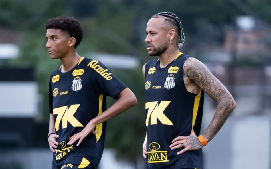 Neymar admite erro após confusão em treino e pede desculpas públicas